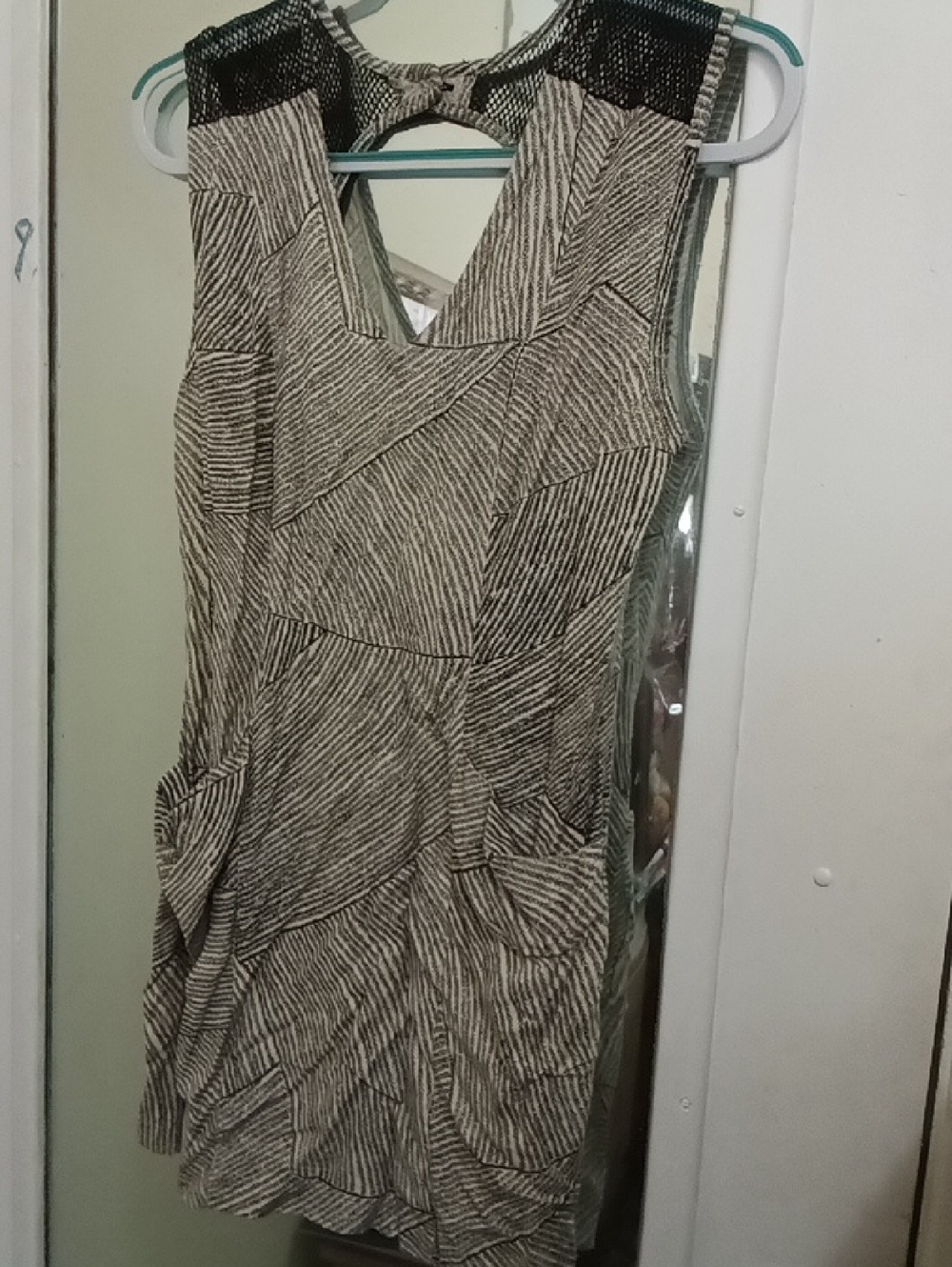 Women's Striped Sleeveless Pocket Pullover Dress in Black and Tan